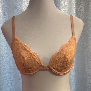 Victoria's Secret Lace Bra in Soft Peach